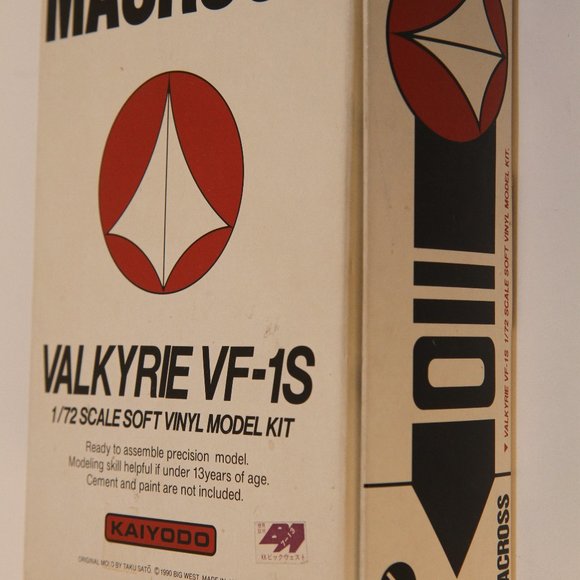 Macross Do You Remember Love Valkyrie VF-1S 1/72 Scale Model Kit - Picture 3 of 5